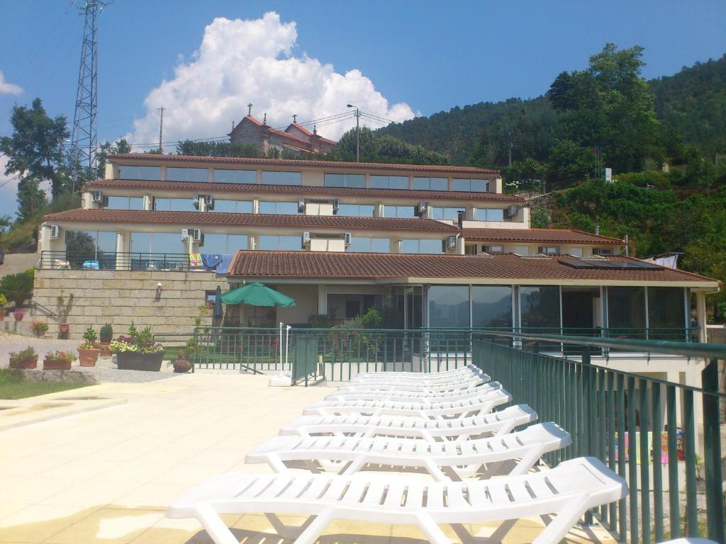 Hotel Lagoa Azul do Geres Kültér fotó